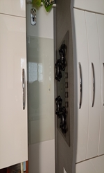 Arredamento: paraschizzi fondo/cucina.